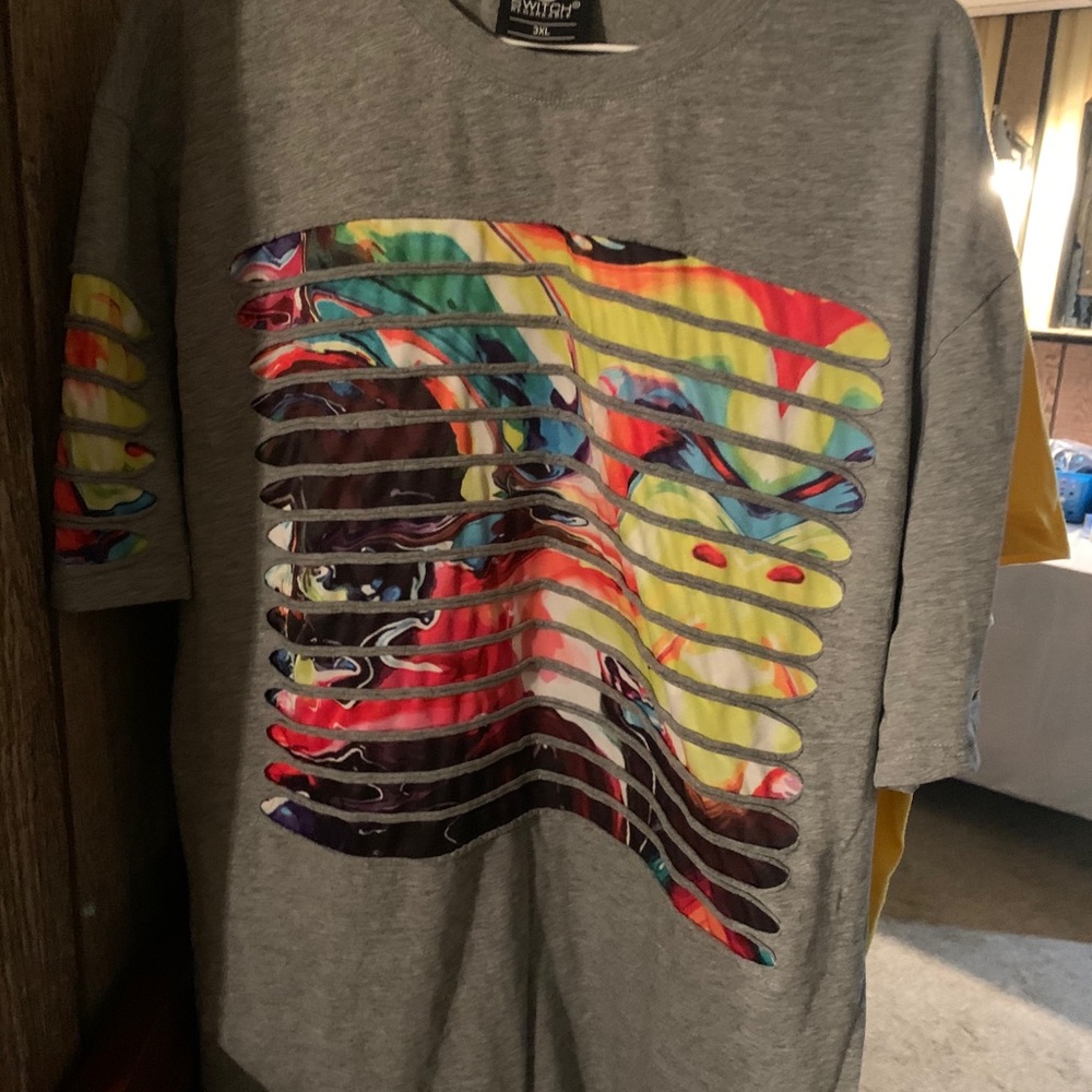 Grey tshirt